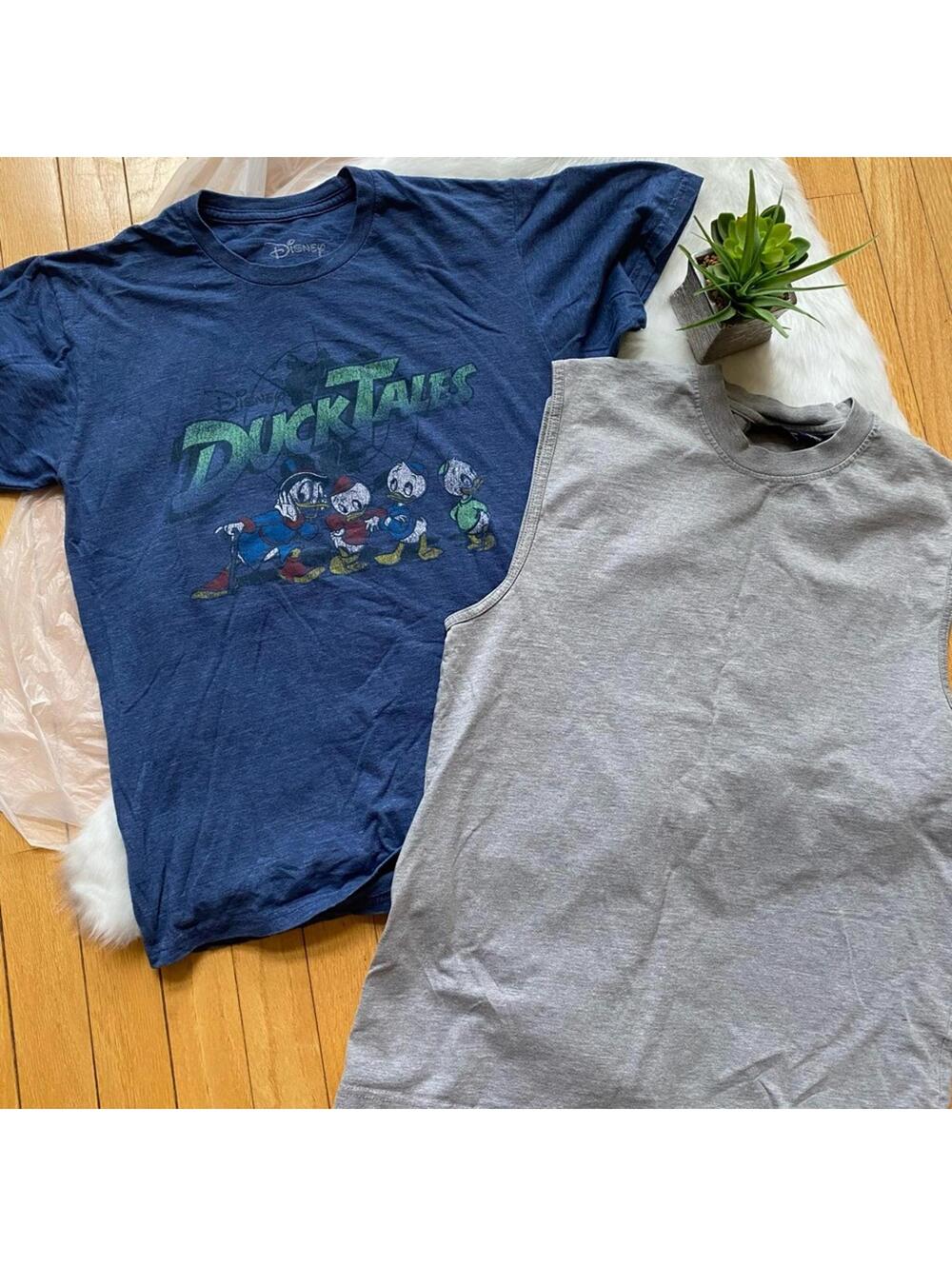 Disney DuckTales Graphic T-Shirt and Basic Editions Sleeveless Shirt Set Size M